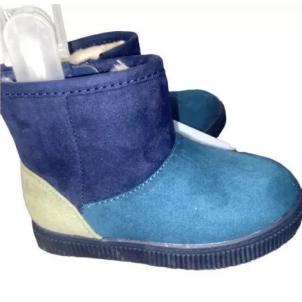 Boy’s (8) Cat & Jack Multi-Color Boots. NWT.